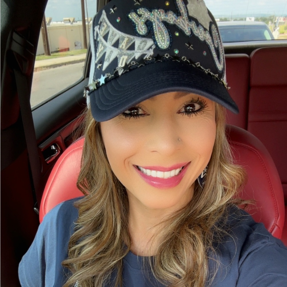 Meet your Posher, Roxanne